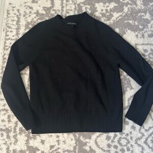 Banana Republic women’s Black Crewneck Sweater